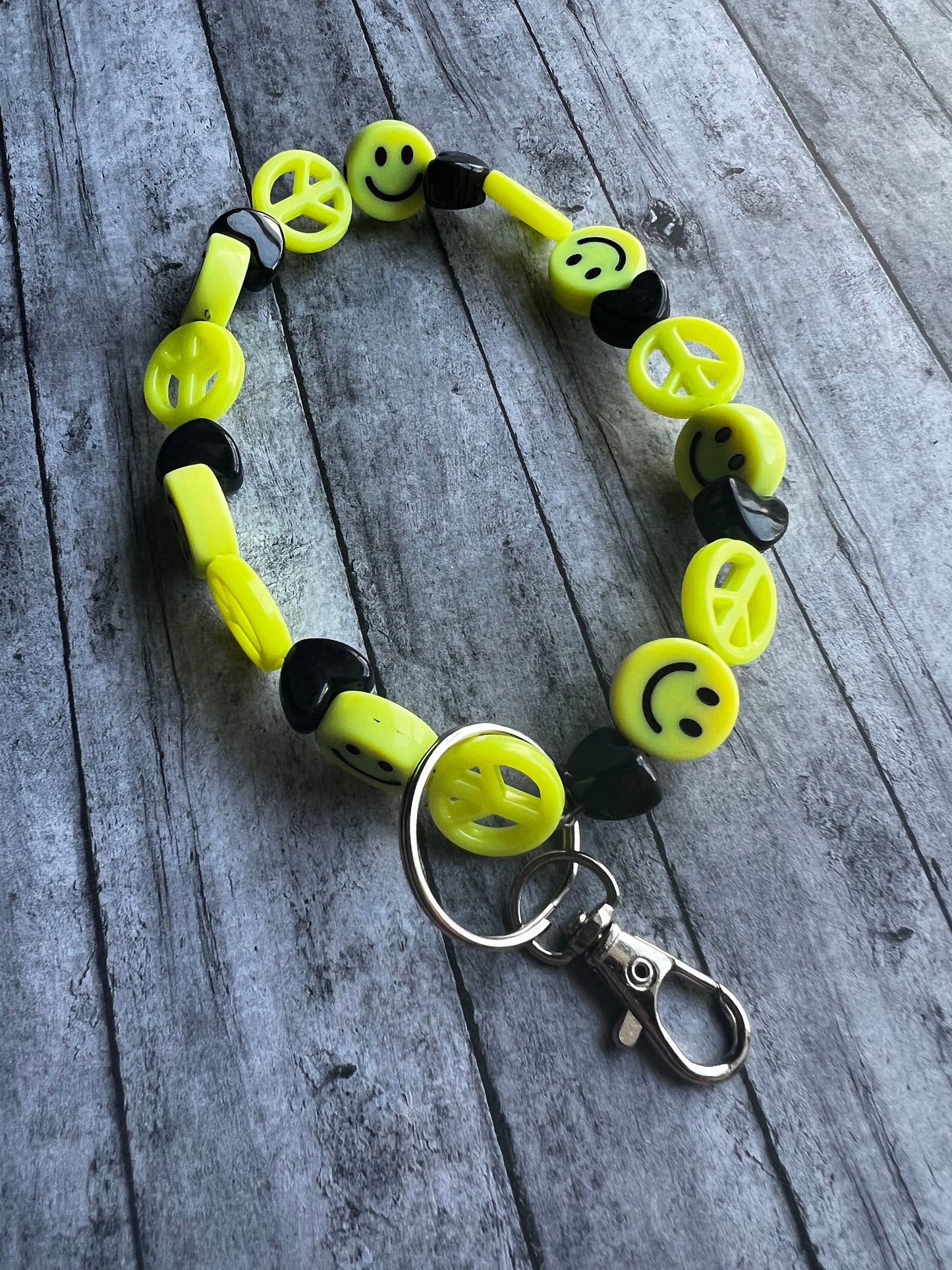 Yellow and Black Smiley Face Wristlet, Smiley Face Keychain, Keychain Accessories, Backpack Keychain, Bag Keychain, Beaded Wristlet