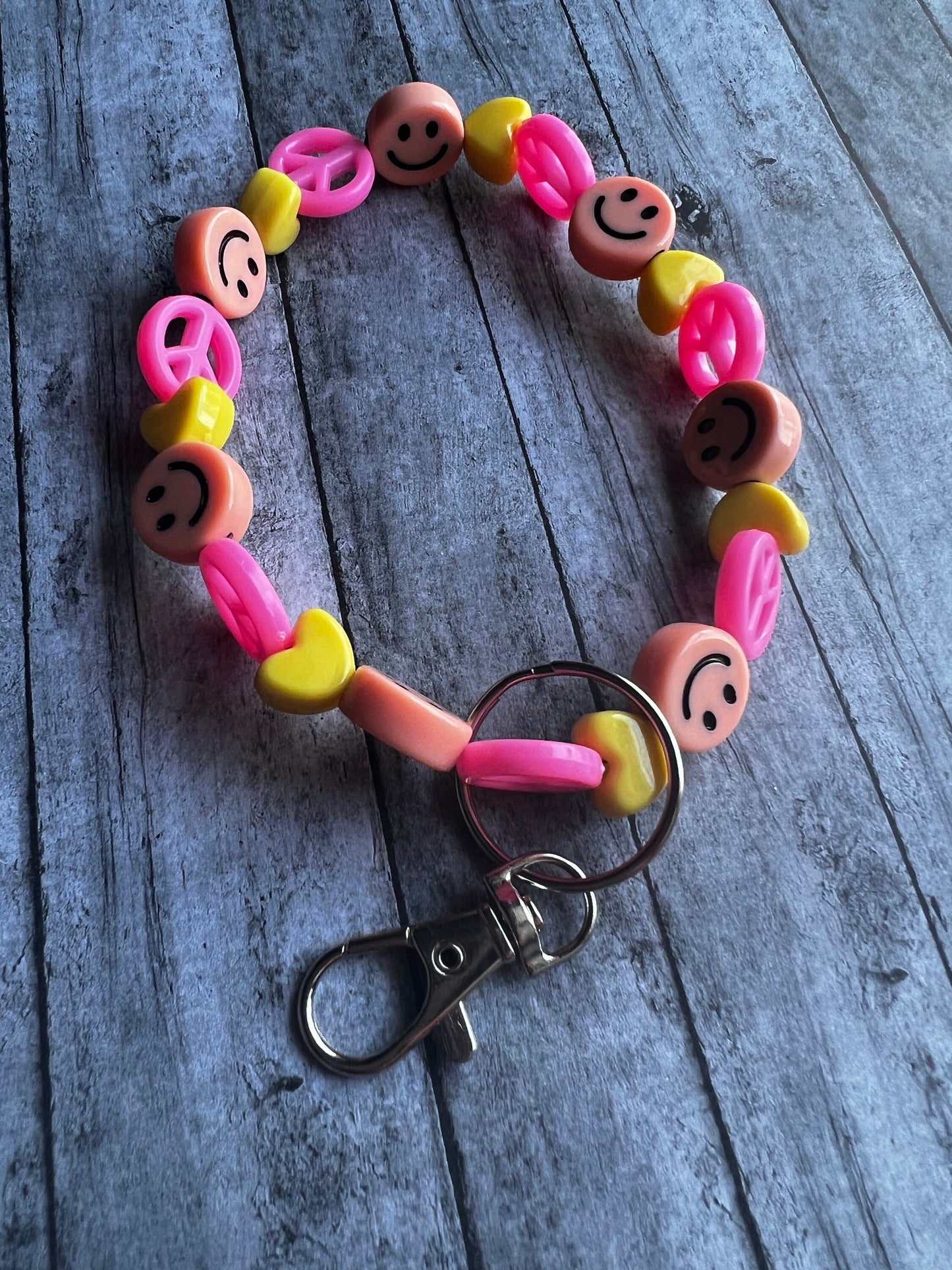 Smiley Face Keychain, Smiley Face Wristlet, Key Chain Accessories, Beaded Wristlet, Trendy Keychain