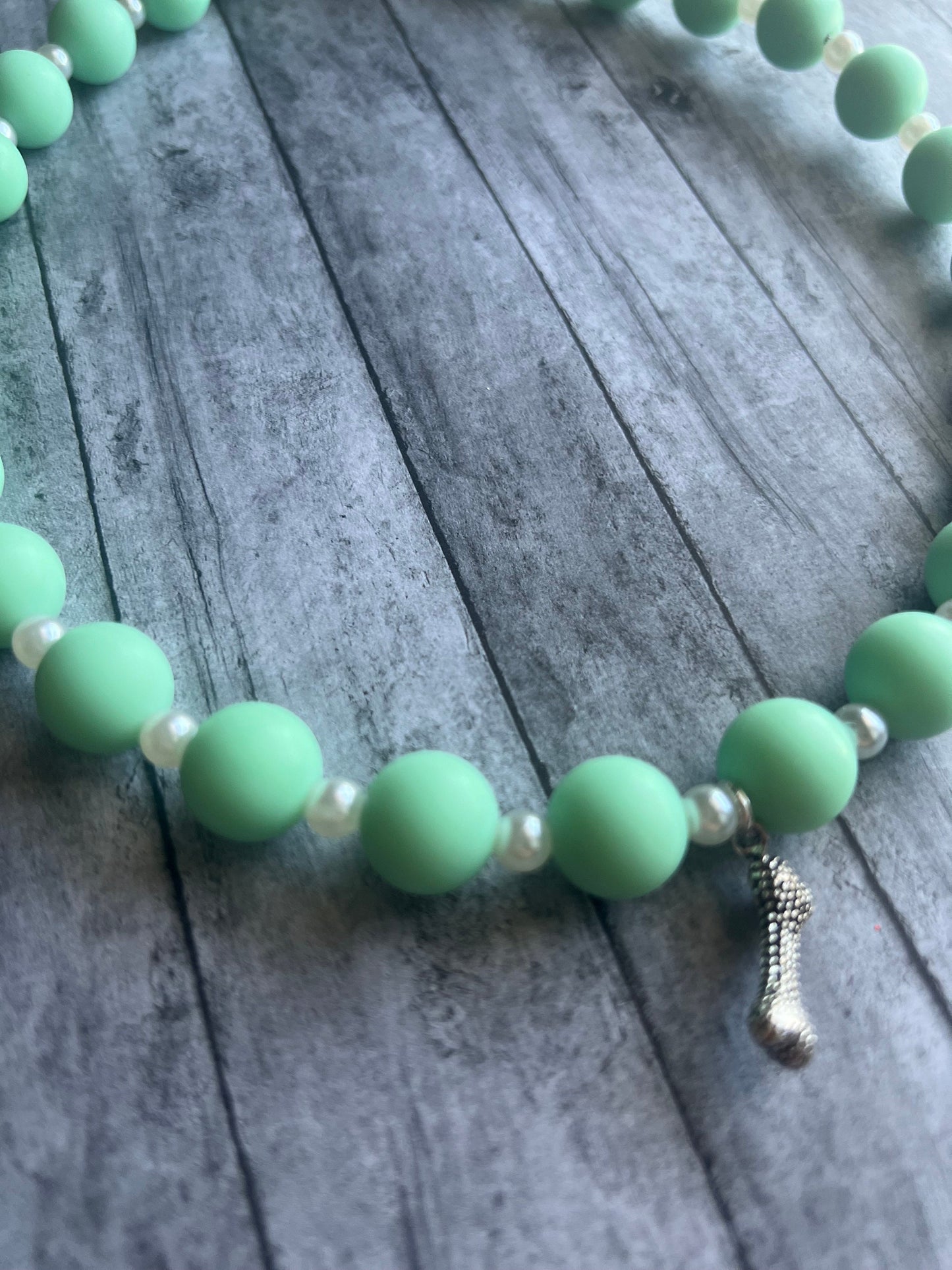 Green and Pearl Pet Necklace with Toggle Clasp, Jewelry for Dogs, Jewelry for Cats, Durable Pet Necklace, Pet Gifts, Pet Accessories