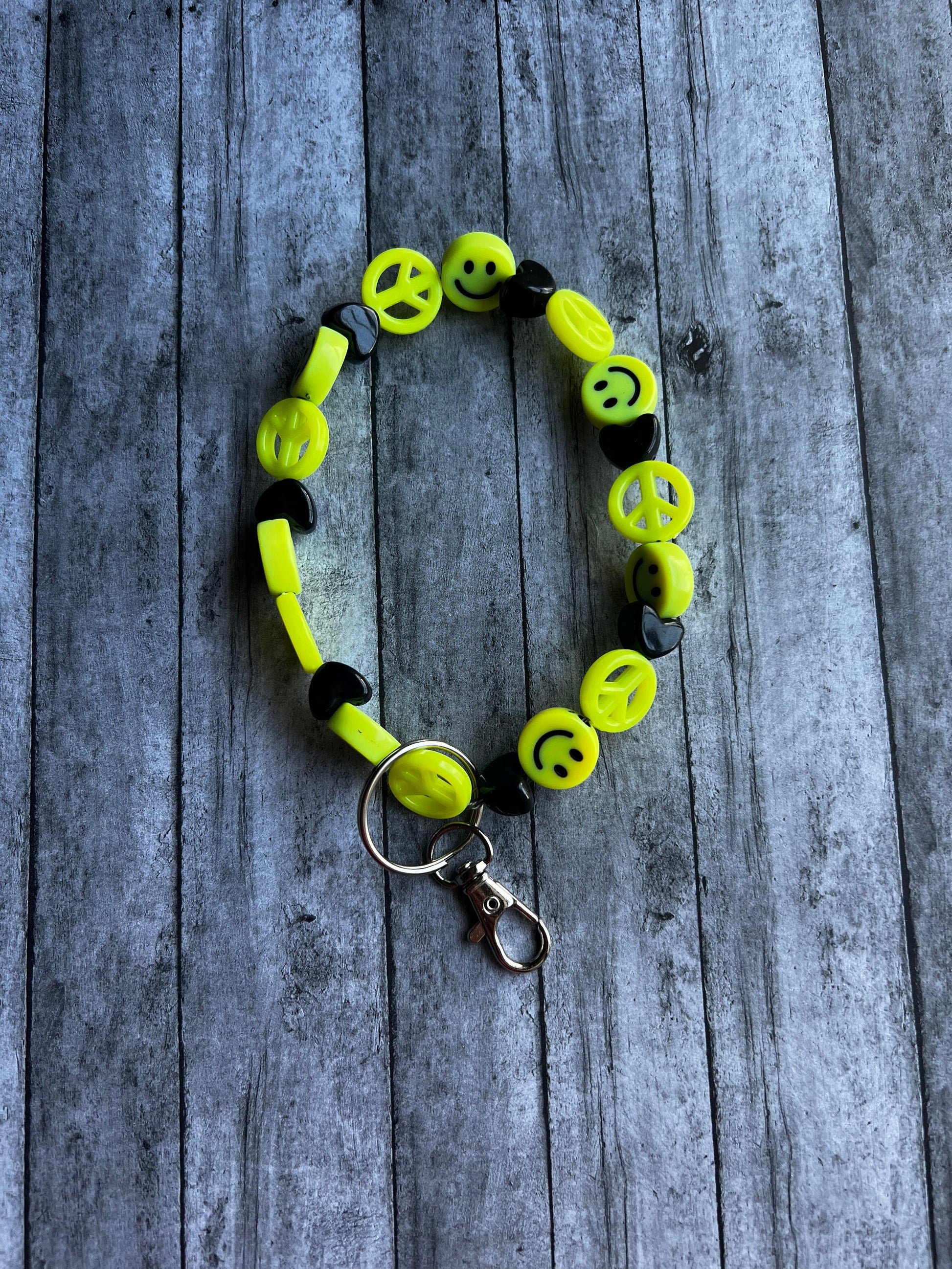 Yellow and Black Smiley Face Wristlet, Smiley Face Keychain, Keychain Accessories, Backpack Keychain, Bag Keychain, Beaded Wristlet