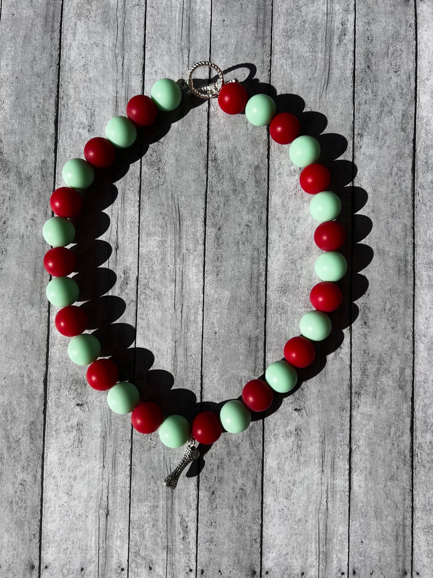 Green and Red Pet Necklace with Toggle Clasp, Jewelry for Dogs, Jewelry for Cats, Durable Pet Necklace, Pet Accessories, Pet Gifts