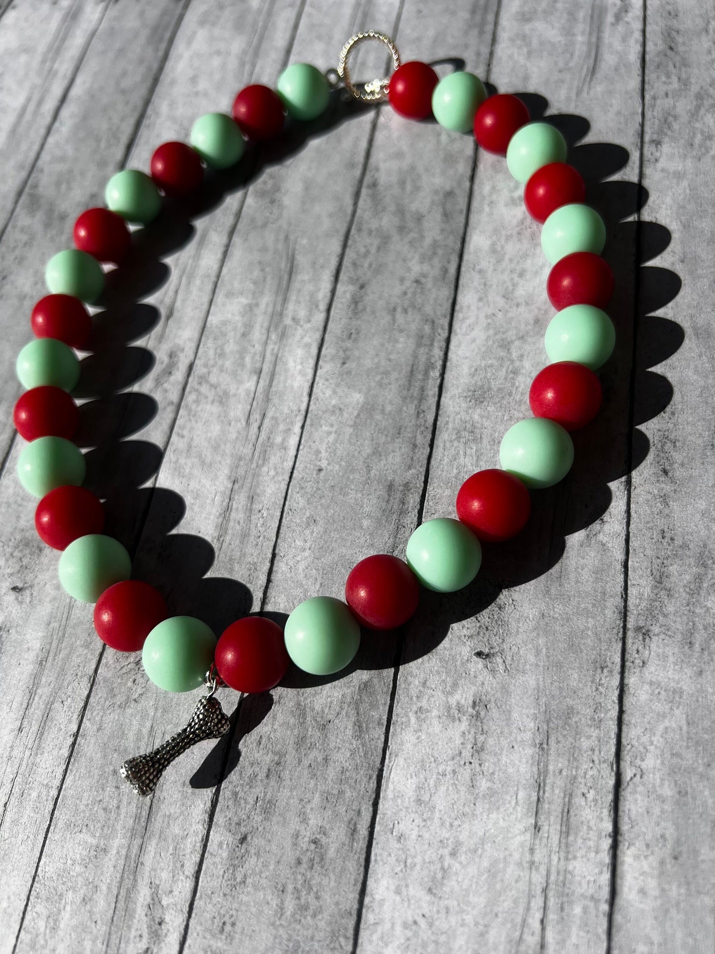 Green and Red Pet Necklace with Toggle Clasp, Jewelry for Dogs, Jewelry for Cats, Durable Pet Necklace, Pet Accessories, Pet Gifts