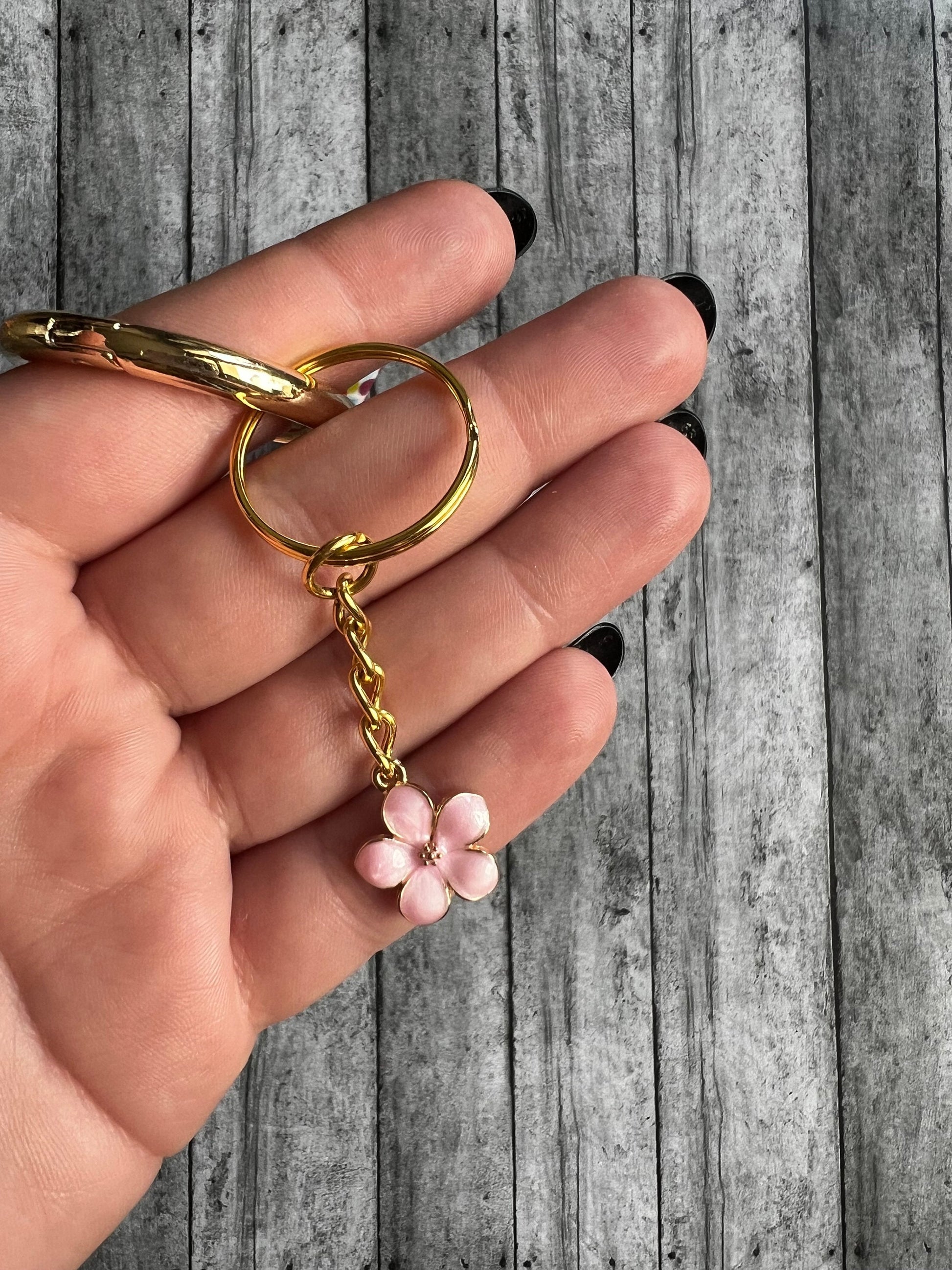 Pink Flower Alloy Keychain, Pink Flower Keychain, Gold Keychain, Backpack Keychain, Wristlet Keychain, Gifts for Her