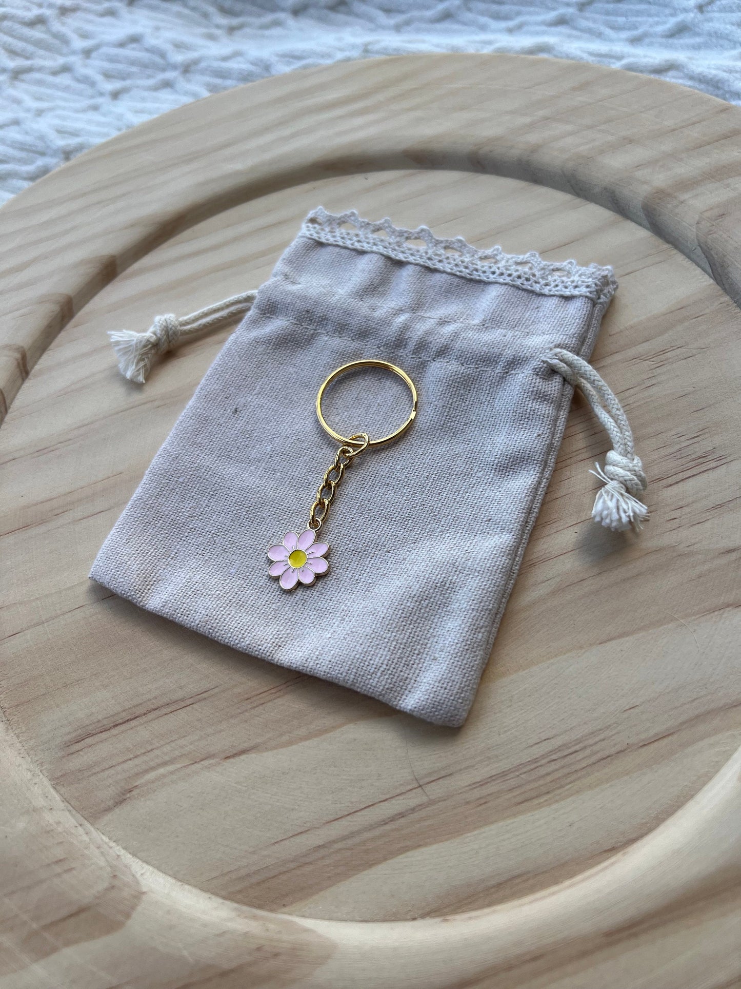 Gold Flower Keychain, Gold Accessories, Golf Jewelry, Gold Keychain, Spring Accessories, Sunflower Keychains, Trendy Keychains