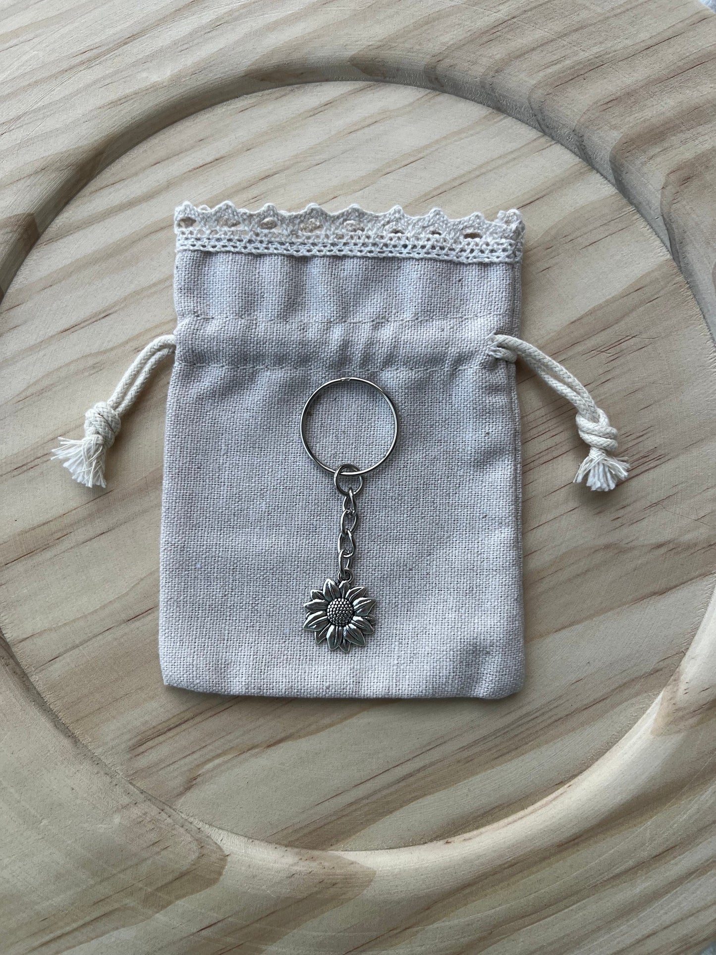 Silver Sunflower Keychain, Trendy Keychain, Silver Keychain, Fall Keychain, Fall Accessories, Gifts for Her, Backpack Keychain, Bag Keychain