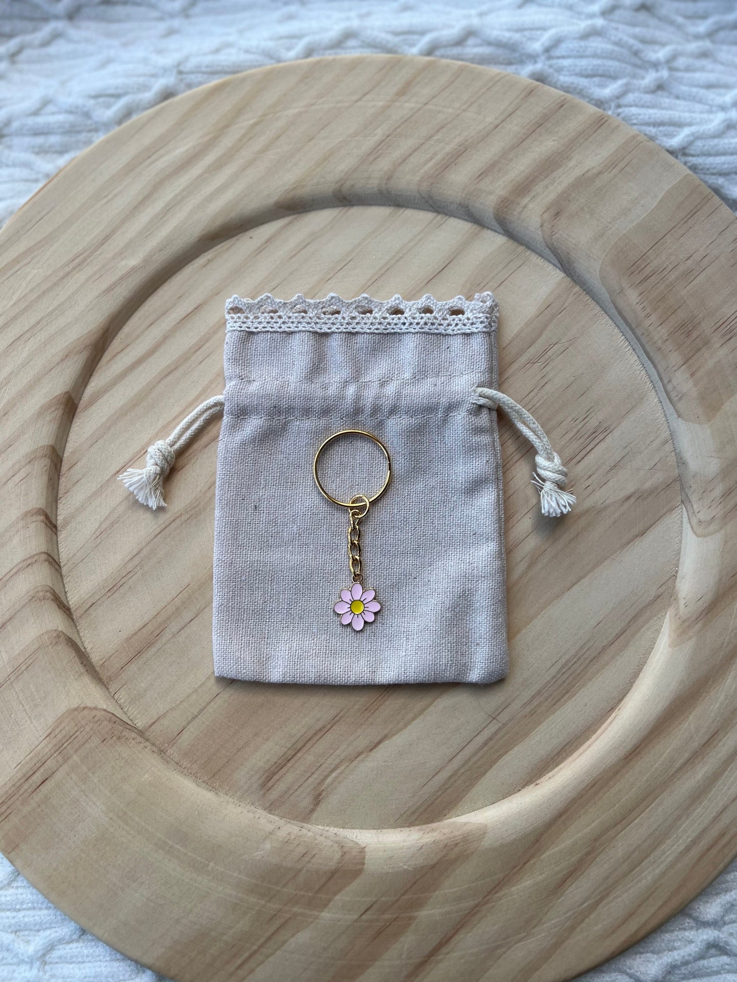 Gold Flower Keychain, Gold Accessories, Golf Jewelry, Gold Keychain, Spring Accessories, Sunflower Keychains, Trendy Keychains