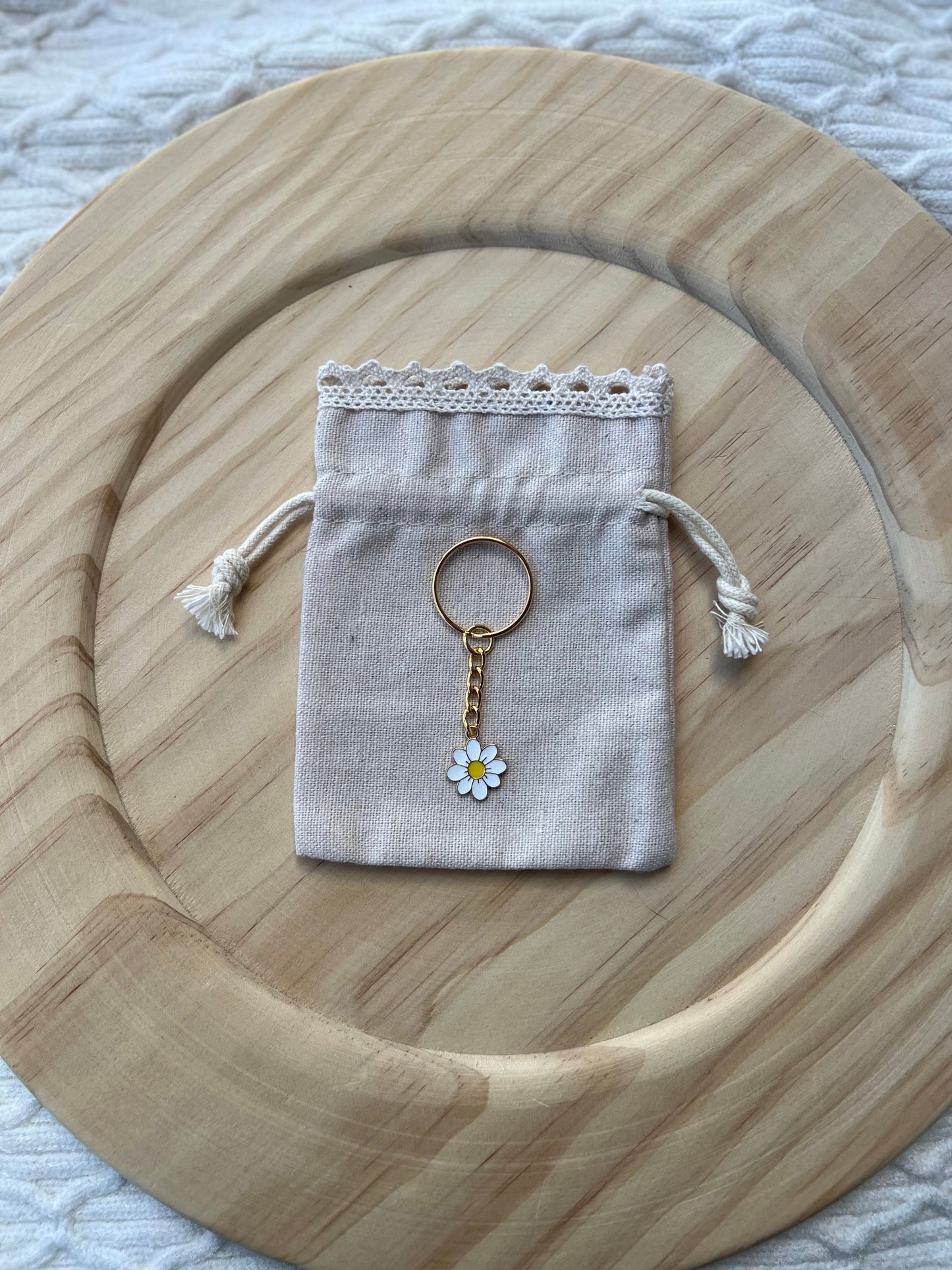 Gold Flower Keychain, Gold Accessories, Golf Jewelry, Gold Keychain, Spring Accessories, Sunflower Keychains, Trendy Keychains